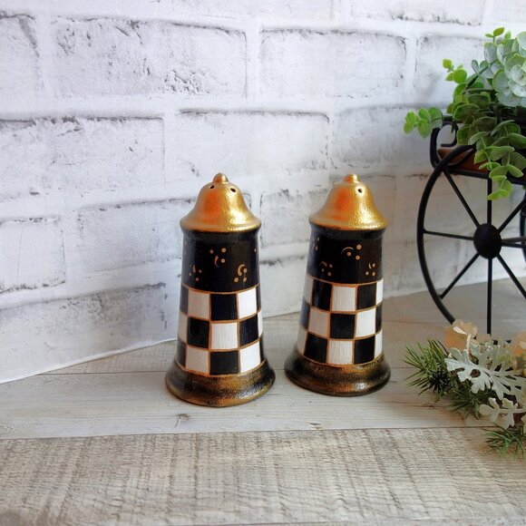 Large Checked Salt and Pepper Shaker Set Courtly Style Decor Buffalo Check Decor - Picture 8 of 8